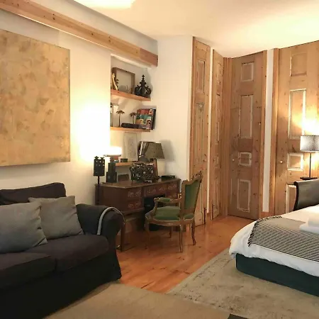 Апартаменты Lindo Loft In The Centre Of Lisbon, With Fireplace *
